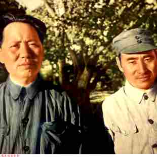 1939年毛主席与林彪在抗大